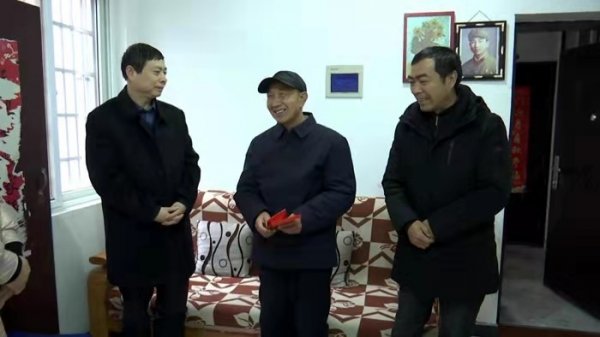 县政协主席钱和森慰问劳模
